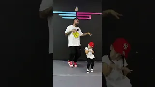 La futura bailarina de badbunny 🐰, que dicen?