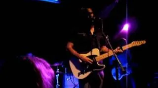Joshua James - "Lawn Full of Marigolds" (Troubadour 09/14/09)