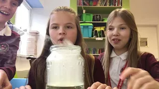 6JS - Cloud in a Jar - Science experiment - Group 1