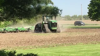 John Deere 9570RX and 2230FH Field Cultivator Running Tillage