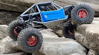 Axial Capra, SCX10ii and Traxxas TRX4 crawling the creek bed