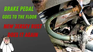 BRAKE PEDAL GOES TO THE FLOOR (HOW TO DIAGNOSE AND REPAIR) - MOBILE MECHANIC