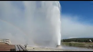 Beehive Geyser - Yellowstone. Entire eruption