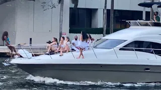 SEARAY YACHTS  | Sedan bridge 48 into Sedan Bridge 48 | Miami River