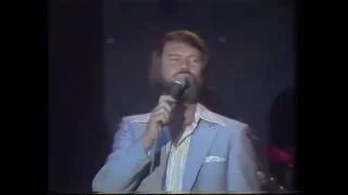 Glen Campbell Live in Dublin (1 May 1981) - By the Time I Get to Phoenix