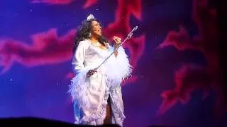 Sheila Ferguson - 'One Moment In Time' [live]