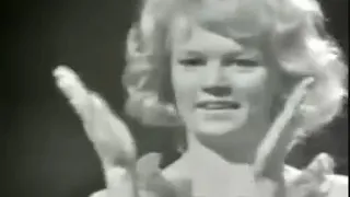 Minne Tuuli Kuljettaa ~ KATRI  HELENA (Live -1965)  🎵🎼🎵