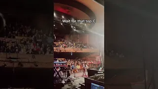 JACOB COLLIER turns the audience into a choir! 🤣🙌🔥