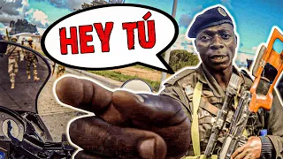 MILITAR me pilla GRABÁNDOLE  | África #125| Vuelta al Mundo en Moto