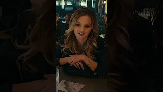 Незвідане: Удача Дрейка / Uncharted (2022) - Дрейк готує дівчині коктейль | Kinokozak / Кінокозак