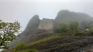 Il Castello Della Pietra e il Sentiero dei Castellani - Vobbia (GE)