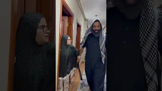 ياحرام شو صار في الاب 😁😂 ام سيف ونانو