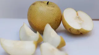 How to Eat an Asian Pear | What does an Asian Pear Taste Like