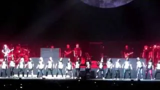 Another Brick in the Wall Part 2 - Roger Waters - Chicago 2010 - Amazing kids choir