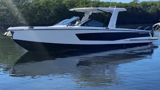 Aviara Boats - AV32 Walkthrough | Gabe Agelan | MarineMax Miami