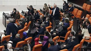 "За" вступление Финляндии единогласно: парламент Турции одобрил нового члена НАТО