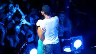 Enrique Iglesias singing "Hero" in Dallas TX