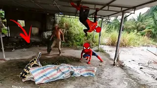 Team Spider-Man Confront The Giant Snake Monster