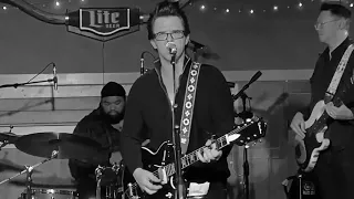 MIKE FARRIS - Swingin' LIVE at Dee's Country Cocktail Lounge / Nashville