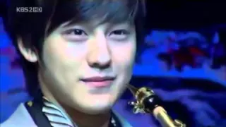 Ga Eul and Yi Jeong   Saxophone Scene