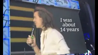 Harry Styles recognizing someone who stole his girlfriend when he was 14 in the crowd