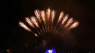 Never Seen Fireworks So Synced To The Beat...!!!!!