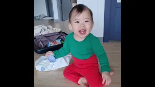 [HATAE TV] [Eng sub] 판다 쌍둥이곰 외출 돌아기 육아 브이로그 달님안녕 책좋아하는 아기 1 year baby reading bookwarm Korean twins
