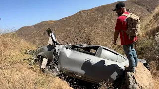 WE MIGHT OF FOUND A OLD AMERICAN MUSCLE CAR CRASHED IN CANYON! (Part 1)