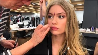 LIFE OF A MODEL: BACKSTAGE AT A FASHION SHOW IN ITALY