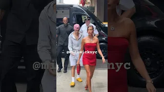 Justin Bieber shows up to Hailey’s Rhode Launch in Sweats 💋