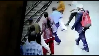 Man Electrocuted as Live Wire Touches His Head on Kharagpur Railway Platform