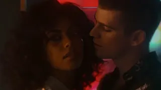 Guzmán y Nadia (Rude) Music Video- Elite