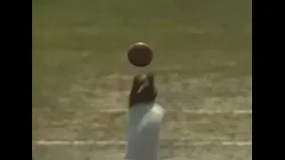 How to Bowl Doosra - Explained by Saqlain Mushtaq