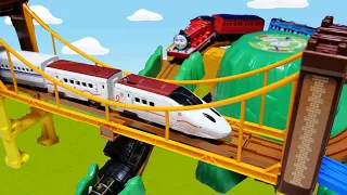 Thomas the Tank Engine Plarail ☆ Wobble Bridge over Big Mountain