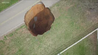 How does a sinkhole form?