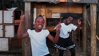 Le King M'a Valide_Bigty ft Markis{Official Dance video }by Afrocure kids Kibera.