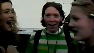 Nardwuar talks to Drew Barrymore, Patty & Melissa of HOLE- Lollapalooza 95'