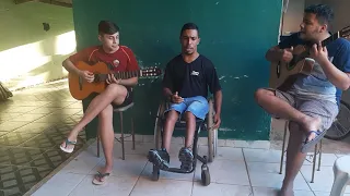 Romero e Gabriel e Alex cantando Desatino