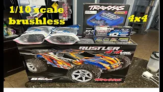 Traxxas Rustler 4x4 Unboxing, first drive