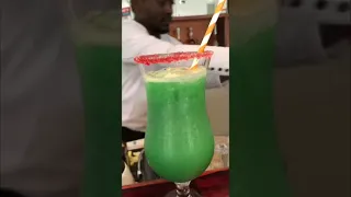 le goûteur des cocktails 🇬🇦🤣🤣🤣🤣