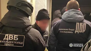 Внутрішня безпека поліції затримала діючого та колишнього поліцейських Одещини за замах на розбій