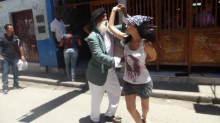 ASI SE BAILA EN LAS CALLE DE CUBA LA SALSA CON EL CUBANO