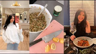 week in my life in the CITY | being a homebody lol, cooking, reading + packing for another trip!