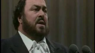 Pavarotti:  Beijing, China, 1986