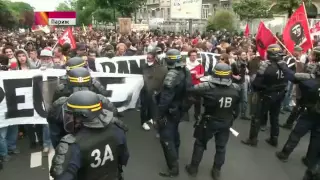 В Париже вновь произошли столкновения с полицией противников трудовой реформы  Новости