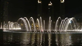 Дубайские фонтаны танцуют и поют! Dubai Fountain 150 m (HD)