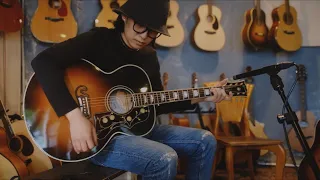 Gibson [ J-45 & SJ-200 ] Comparison / Gibson Guitar