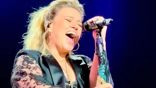 Kelly Clarkson - Whole Lotta Woman live in Las Vegas, NV - 8/4/2023