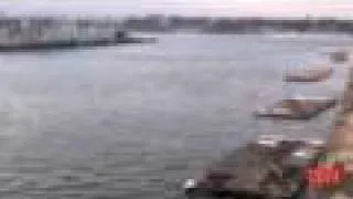 video of us airways flight 1549 landing in the hudson river 15 january 2009