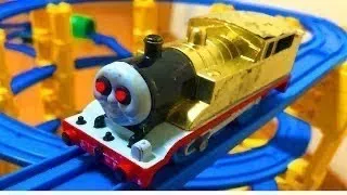 きかんしゃトーマスプラレール 金色のおばけ電車⁉踏切 跳ね橋でじこはおこるさ！Thomas＆friend ghosttrain